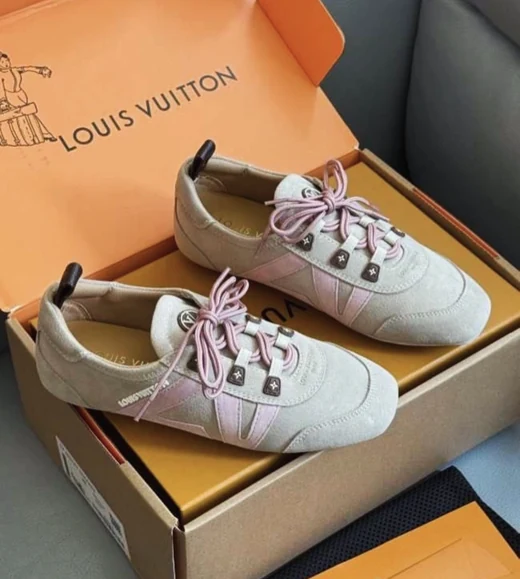 Louis Vuitton Sneakerina en Louis Vuitton Sneakerina